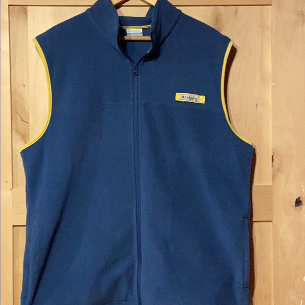 Men’s Columbia PFG Fleece Vest.